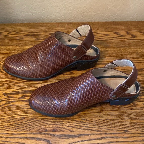 Ariat Women's Brown Woven Shoes - Picture 6 of 7